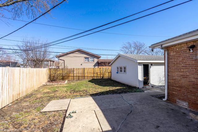 16423 Craig Drive, Oak Forest, IL 60452