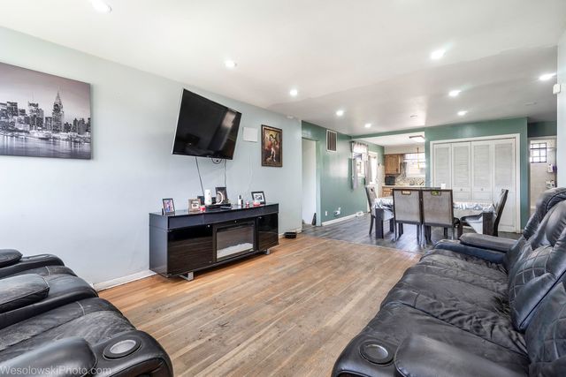 16423 Craig Drive, Oak Forest, IL 60452