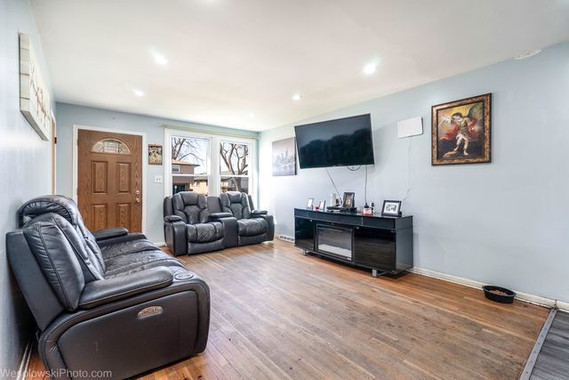 16423 Craig Drive, Oak Forest, IL 60452