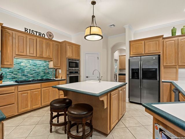 68 ETON GREEN CIR, San Antonio, TX 78257