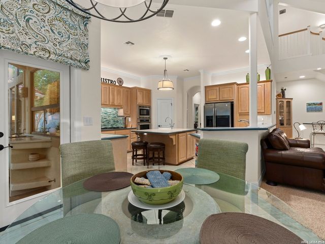 68 ETON GREEN CIR, San Antonio, TX 78257