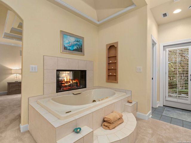 68 ETON GREEN CIR, San Antonio, TX 78257