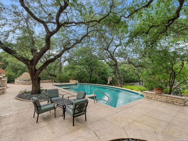 68 ETON GREEN CIR, San Antonio, TX 78257