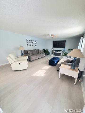 8960 N Athens Drive, Citrus Springs, FL 34433