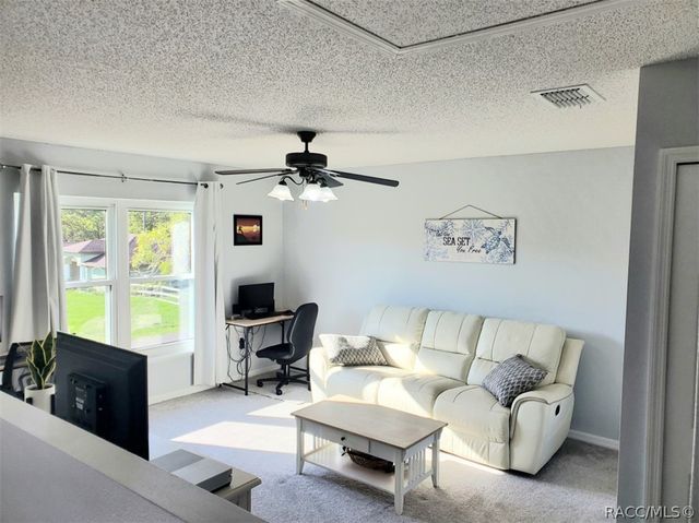 8960 N Athens Drive, Citrus Springs, FL 34433