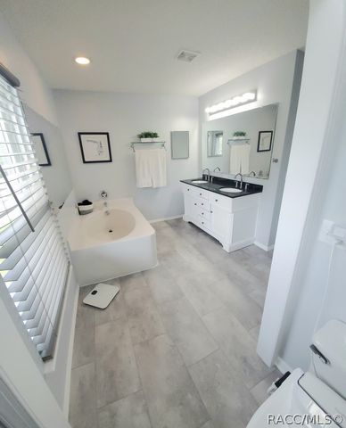 8960 N Athens Drive, Citrus Springs, FL 34433