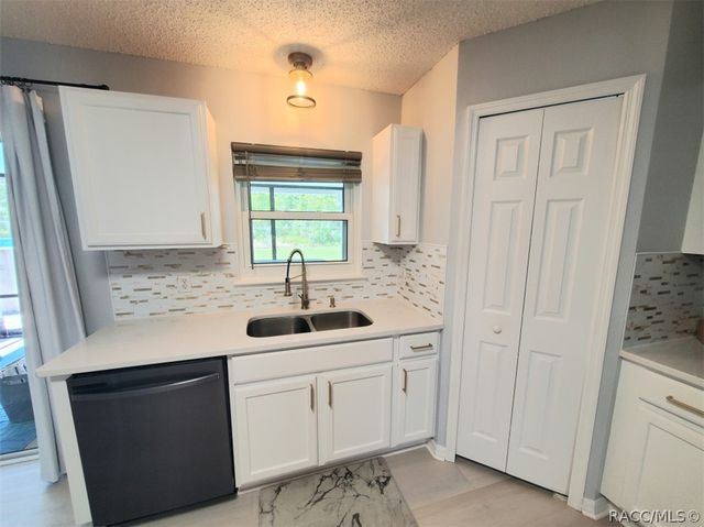 8960 N Athens Drive, Citrus Springs, FL 34433