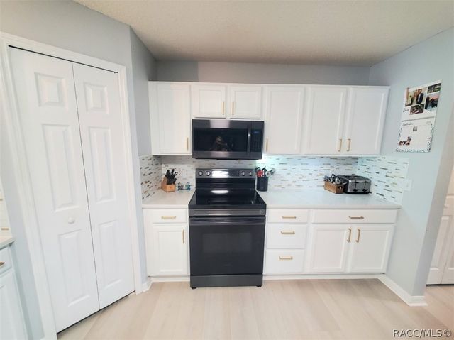 8960 N Athens Drive, Citrus Springs, FL 34433