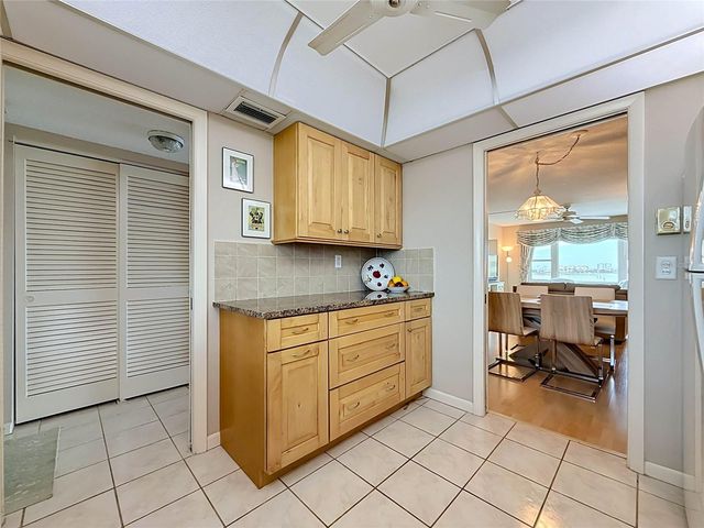 4550 COVE CIRCLE 502, St Petersburg, FL 33708