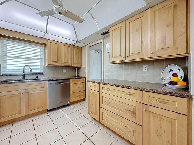 4550 COVE CIRCLE 502, St Petersburg, FL 33708