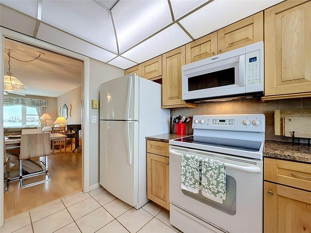 4550 COVE CIRCLE 502, St Petersburg, FL 33708