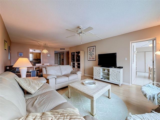 4550 COVE CIRCLE 502, St Petersburg, FL 33708
