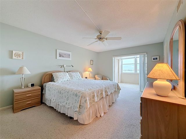 4550 COVE CIRCLE 502, St Petersburg, FL 33708