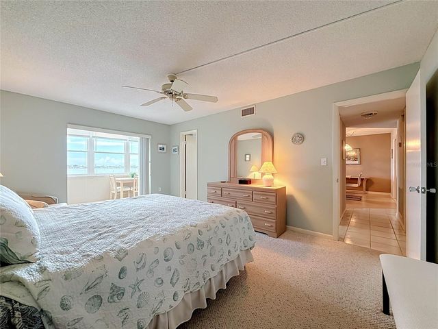 4550 COVE CIRCLE 502, St Petersburg, FL 33708