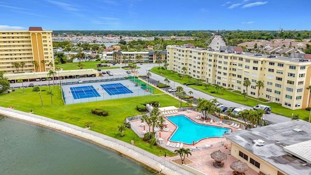 4550 COVE CIRCLE 502, St Petersburg, FL 33708