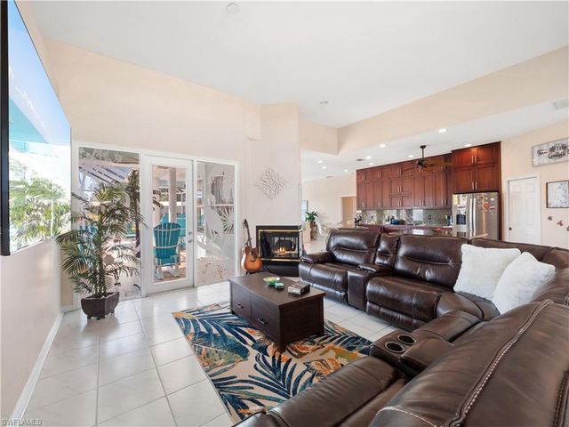 5222 Nautilus DR, Cape Coral, FL 33904