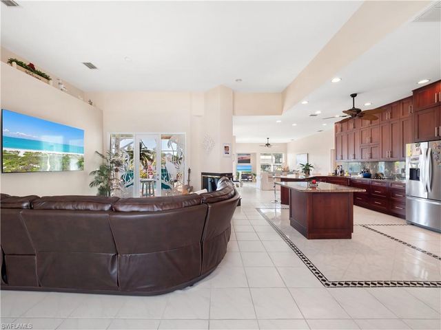 5222 Nautilus DR, Cape Coral, FL 33904