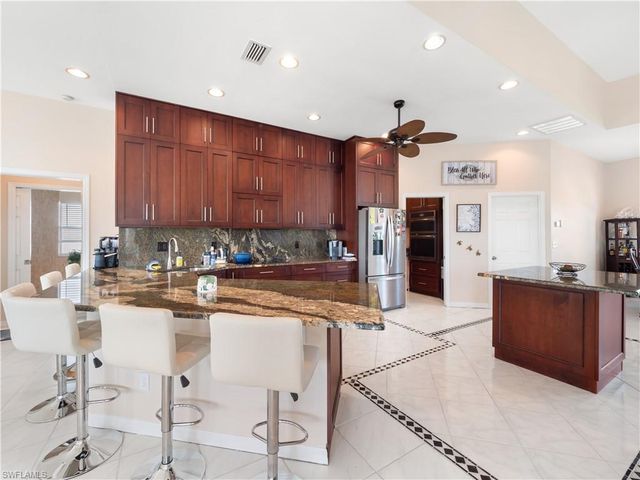 5222 Nautilus DR, Cape Coral, FL 33904