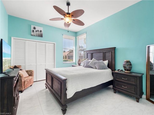 5222 Nautilus DR, Cape Coral, FL 33904