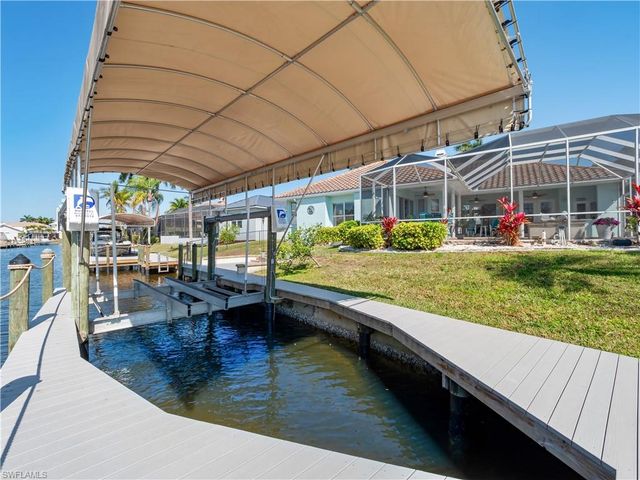 5222 Nautilus DR, Cape Coral, FL 33904