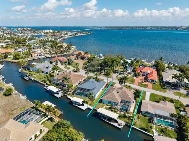 5222 Nautilus DR, Cape Coral, FL 33904