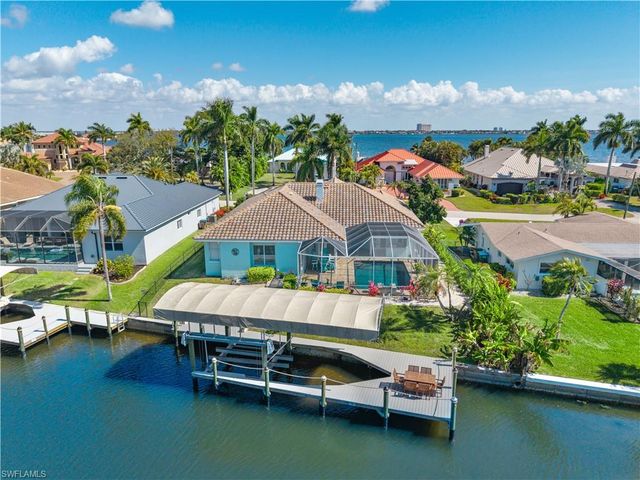 5222 Nautilus DR, Cape Coral, FL 33904