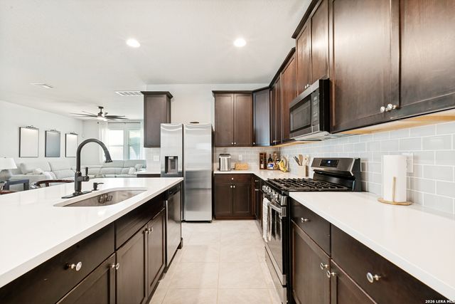 8225 Lajitas Bnd, San Antonio, TX 78254