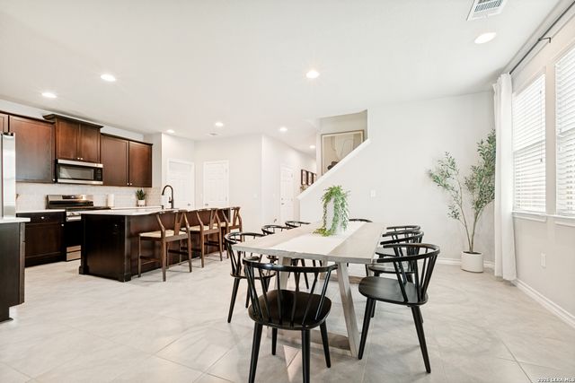 8225 Lajitas Bnd, San Antonio, TX 78254