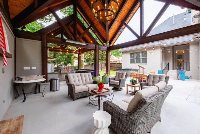 24 Maisons Drive, Little Rock, AR 72223