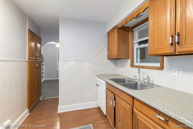 1571 Baldwin Avenue, Pontiac, MI 48340