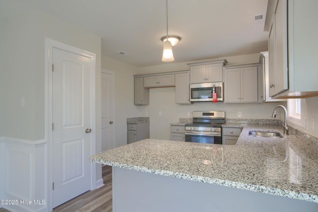 713 Jasmine Lane, Jacksonville, NC 28546