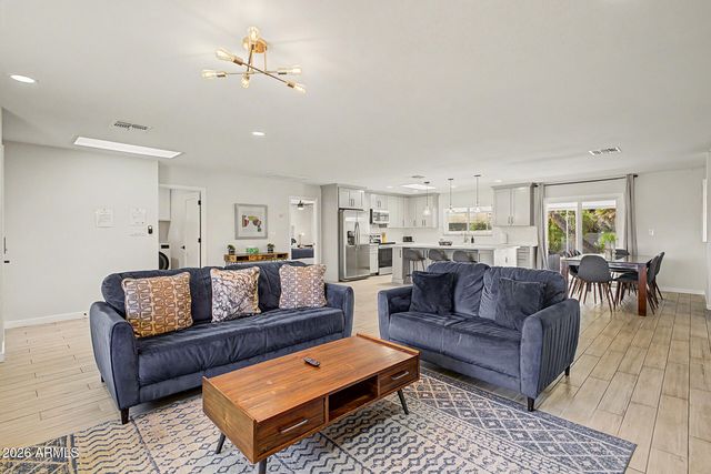 801 E TODD Drive, Tempe, AZ 85283
