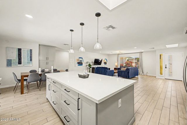 801 E TODD Drive, Tempe, AZ 85283