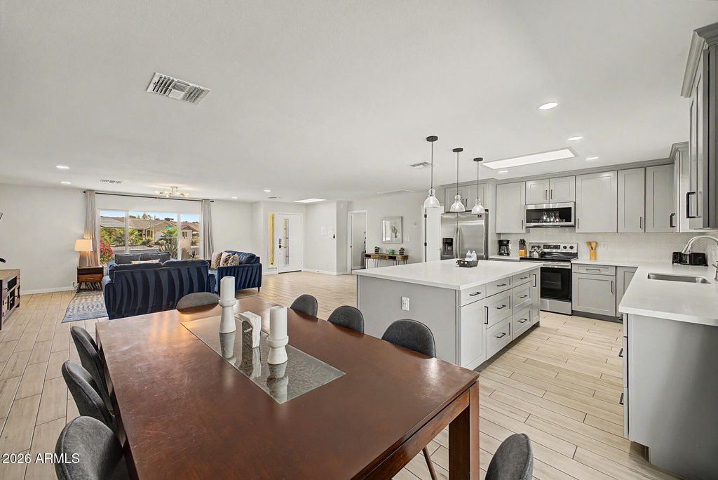 801 E TODD Drive, Tempe, AZ 85283 — photo 2