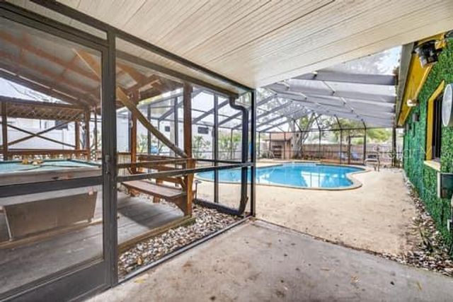 4601 HUNTSMAN COURT, Tampa, FL 33624