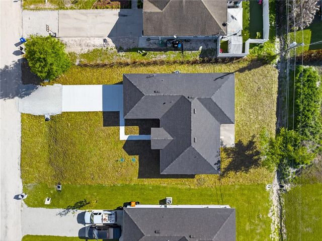 7785 105 Avenue, Vero Beach, FL 32967