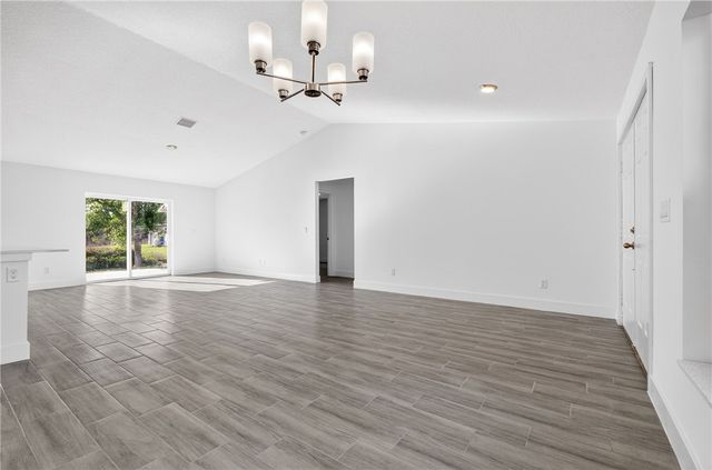 7785 105 Avenue, Vero Beach, FL 32967