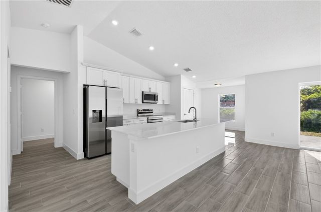 7785 105 Avenue, Vero Beach, FL 32967