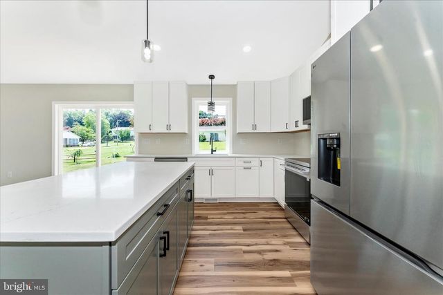 15320 SUMMIT FARM DR, Blue Ridge Summit, PA 17214