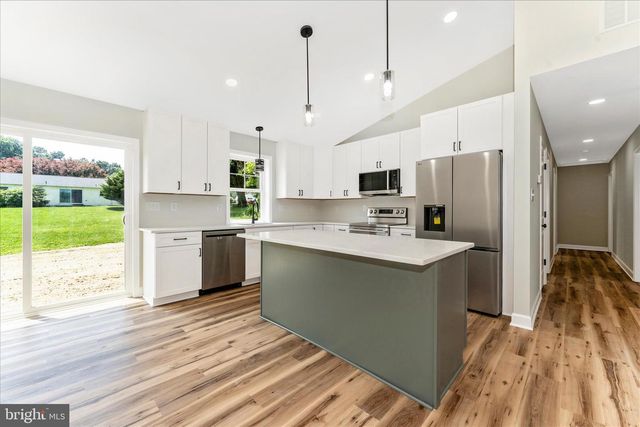 15320 SUMMIT FARM DR, Blue Ridge Summit, PA 17214