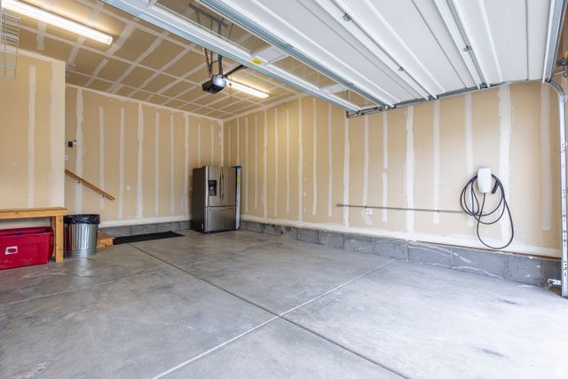 1107 W COYOTE GULCH WAY, Bluffdale, UT 84065