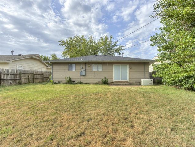 913 W Mitchell Drive, Midwest City, OK 73110