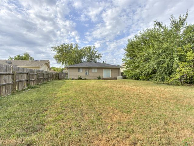 913 W Mitchell Drive, Midwest City, OK 73110