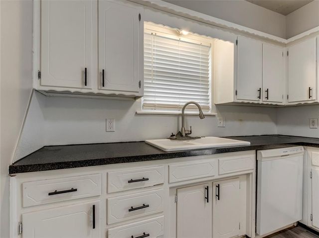913 W Mitchell Drive, Midwest City, OK 73110