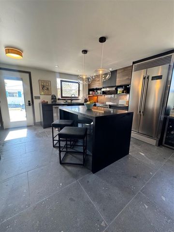 541 SPANISH DRIVE N, Longboat Key, FL 34228