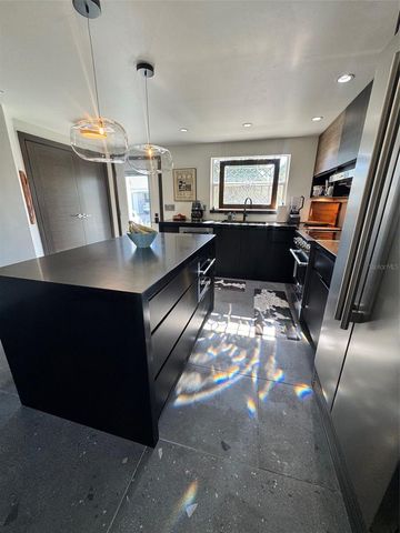 541 SPANISH DRIVE N, Longboat Key, FL 34228