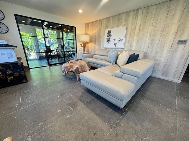 541 SPANISH DRIVE N, Longboat Key, FL 34228