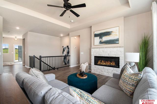 5665 N 183 Avenue, Elkhorn, NE 68022