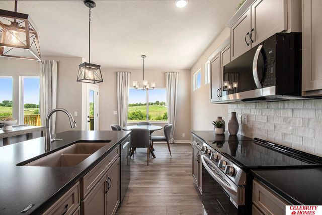 5665 N 183 Avenue, Elkhorn, NE 68022