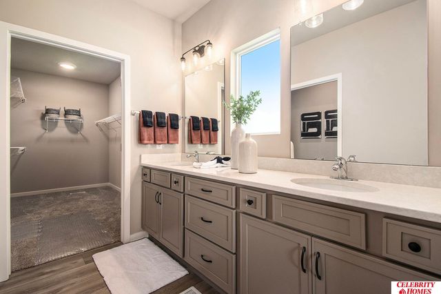 5665 N 183 Avenue, Elkhorn, NE 68022